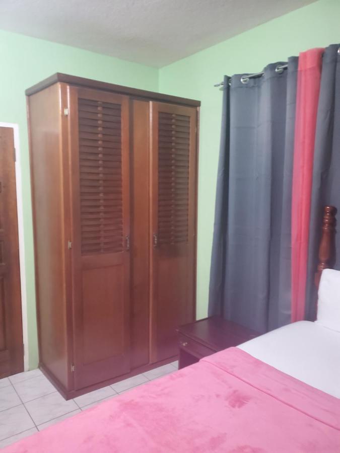 Wizzy Apartment Ocho Rios Ngoại thất bức ảnh