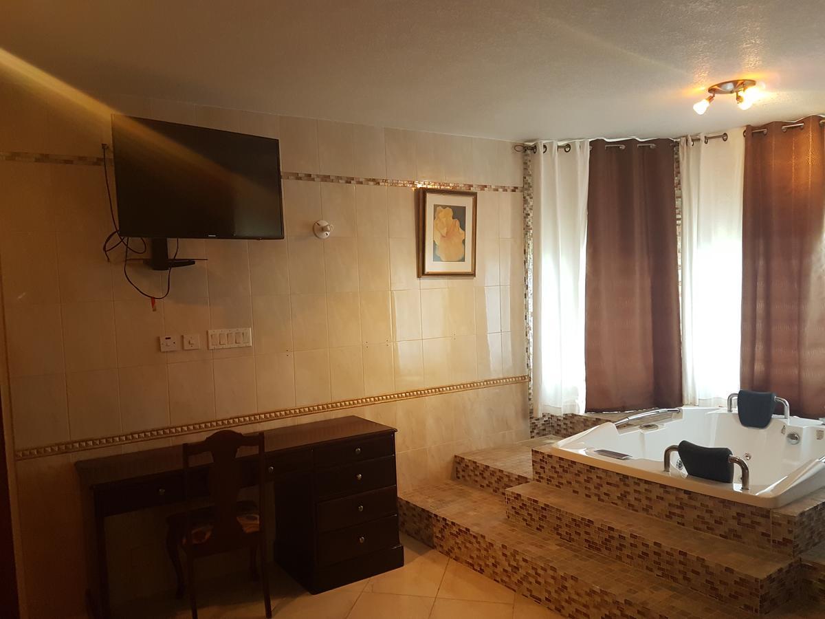 Wizzy Apartment Ocho Rios Ngoại thất bức ảnh