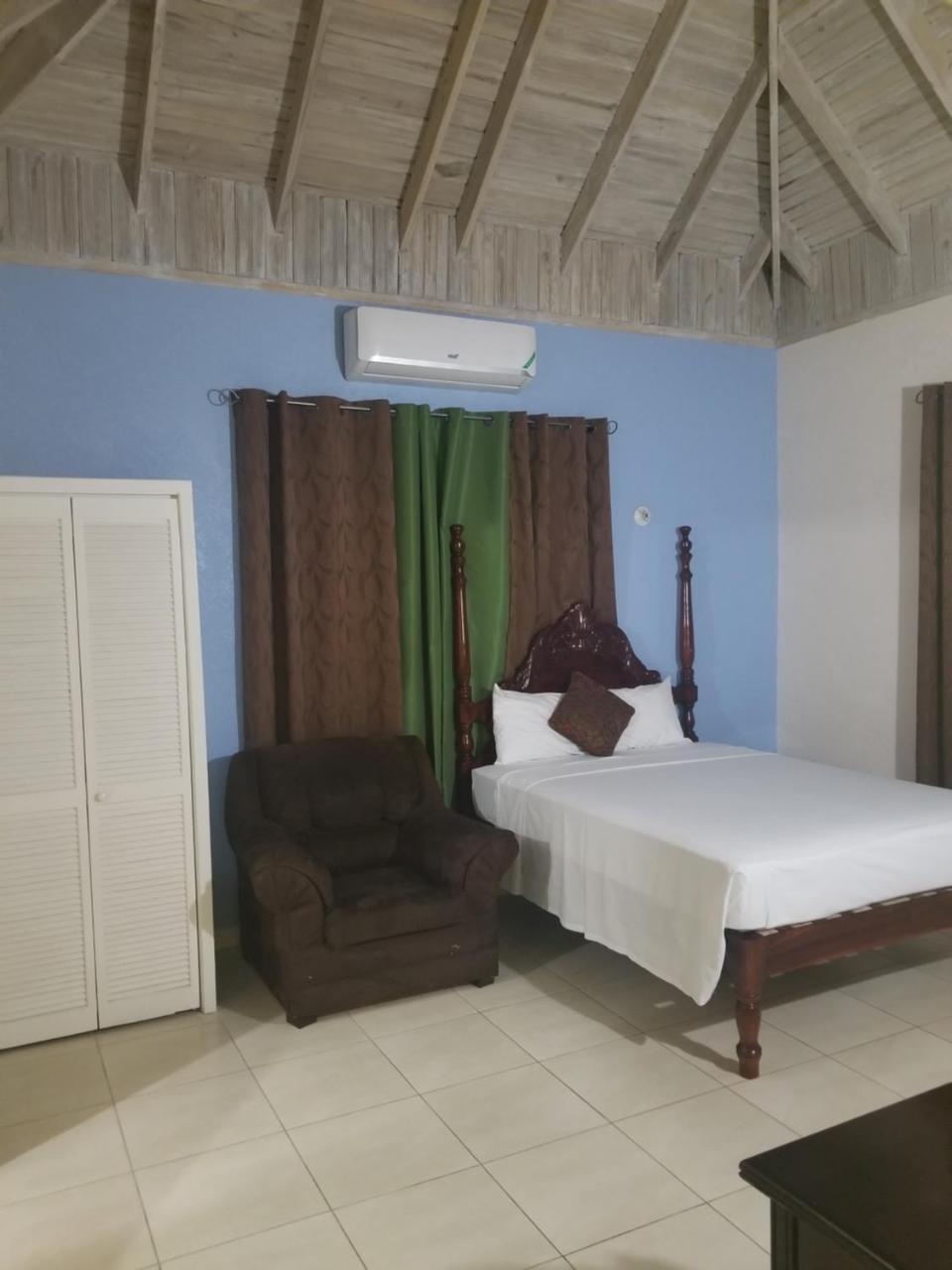 Wizzy Apartment Ocho Rios Ngoại thất bức ảnh