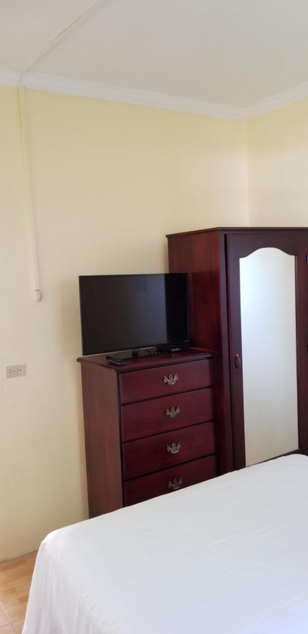 Wizzy Apartment Ocho Rios Ngoại thất bức ảnh